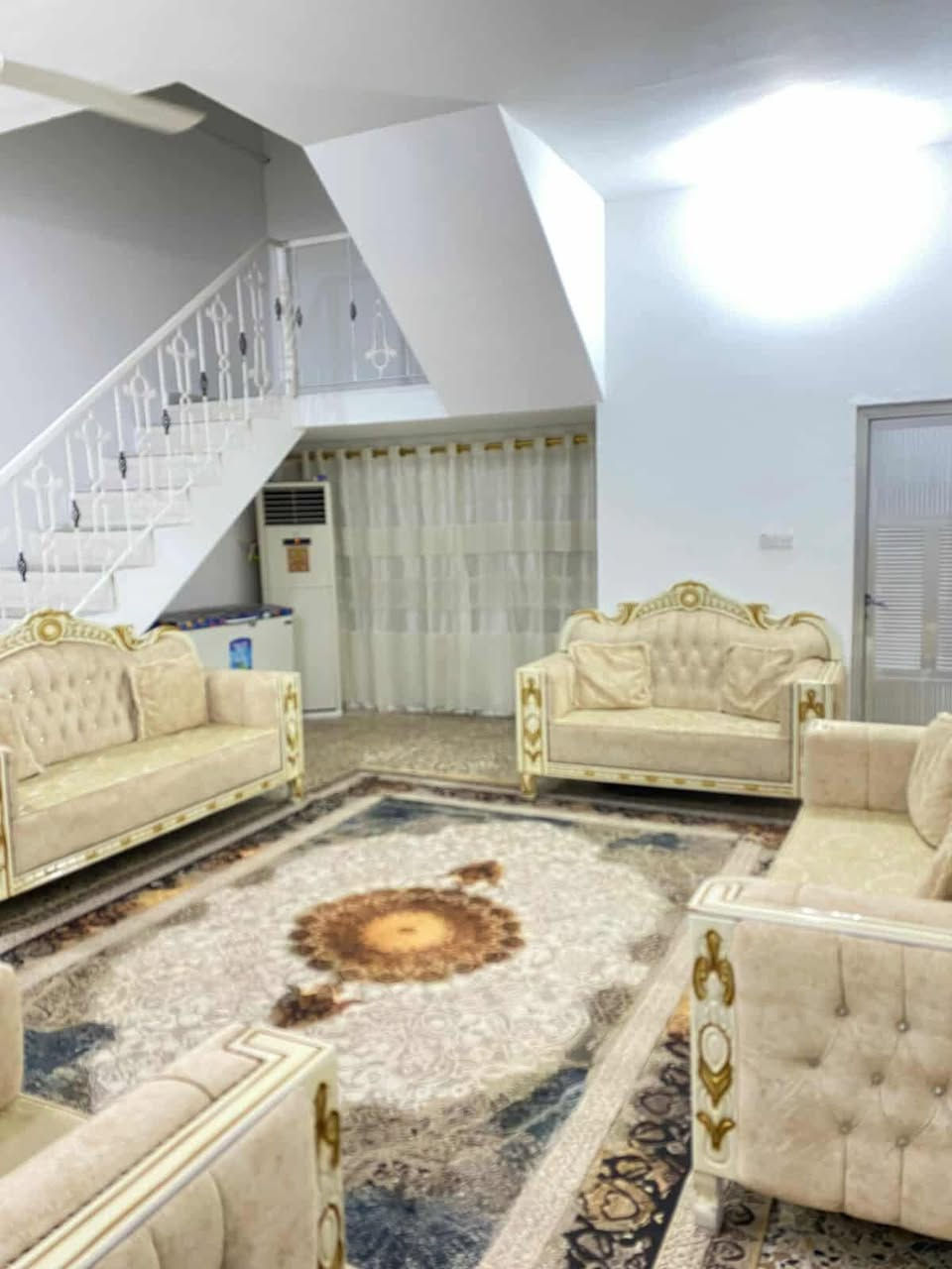 تحيه طيبة الى متابعينا الاعزاء 
يعلن مكتب سنتر الكوت للعقار 🏛

بيت طابقين ركن على شارعين بناء حديث يتكون الطابق الاول غرفة ومطبخ وهول واستقبال وصحيات
الطابق الثاني غرفتين ومطبخ وصحيات وهول

يحتوي على محل وبرج انترنت مؤجر

♦️مساحه 200م
♦️واجه 10 م
♦️النزال 20 م
♦️موقع مميز ♦️
بداية منطقة الكوت الجديدة ركن على شارعين بشارع الاقواس ب البدايه 
تحويل قرار محكمة
--------------------
للأستفسار 
مراسلة الصفحة او الاتصال على الرقم 
***********
او مراجعة مكتب سنتر الكوت للعقار 🗺
عنوان المكتب داموك الحقوقيين 
قرب افران السلطان مقابل معجنات فراولة 
💢 بادارة عقيل الزركاني 💢
