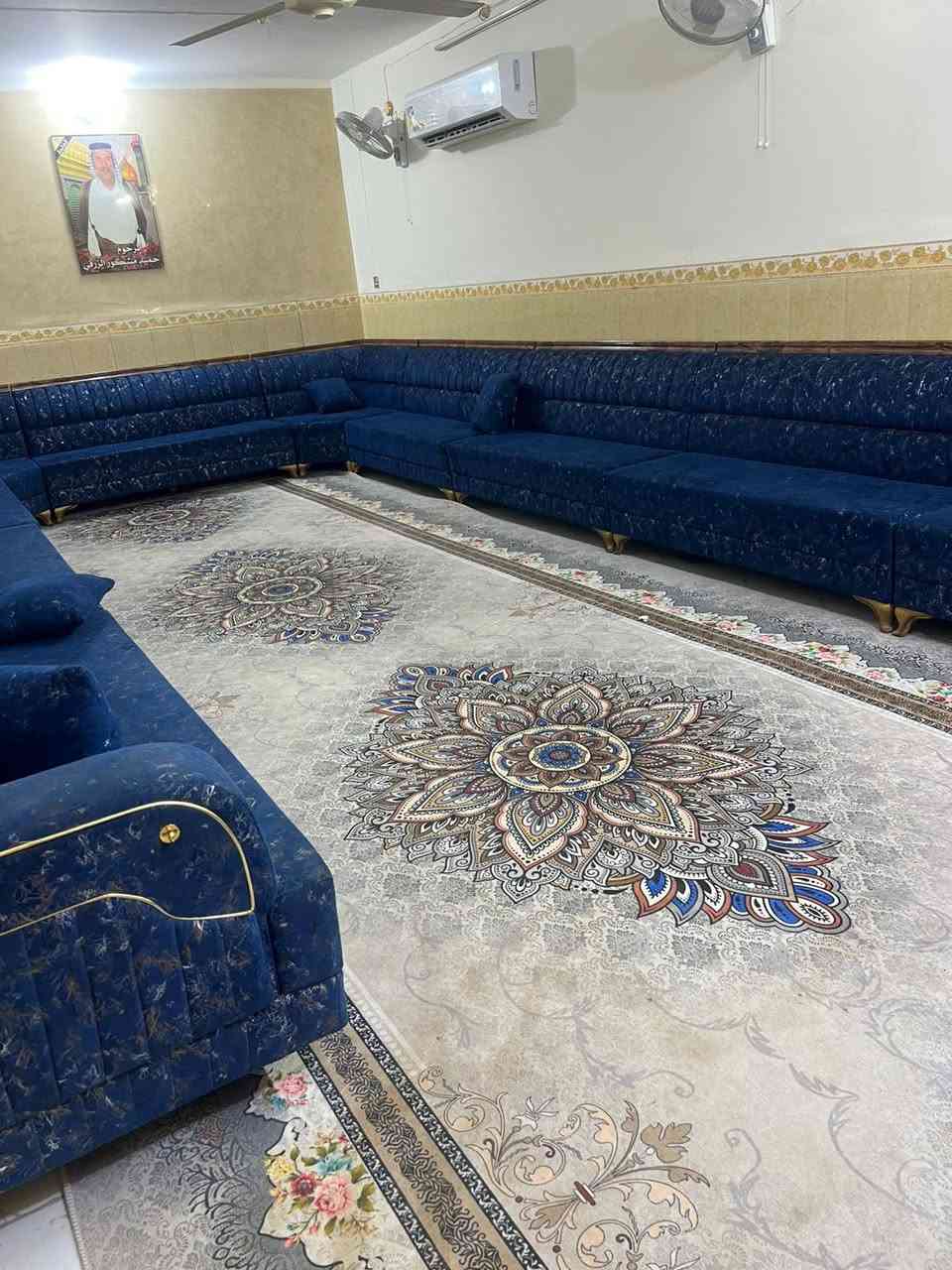 سلام عليكم دار للبيع مساحة 200م حي الميلاد طريق الجنه
ركن وبموقع مميز البناء سنة 2016 البناء صب كونكريت دنك
يتكون من استقبال وصاله وغرفتين نوم ومجمعين صحيات ومطبخ حار ومطبخ بارد
للدار بابين باب من جهة طريق الجنه وباب من جهة الصاله
الشارع تبليط ومقرنص
للإستفسار📞***********
