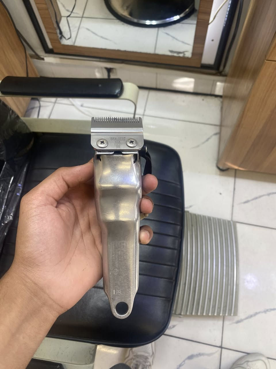 سلام عليكم 
مكاين واهل امريكي اصلي ماخذهن من الوكيل اطلس
سنيور نظيفه هيه والكارتونه والشاحنه ب110 وبيها مجال قليل
والماجك كارتونه والشاحنه ب100 وبيها مجال قليل
للاستفسار واتساب او اتصال ع رقم ***********
