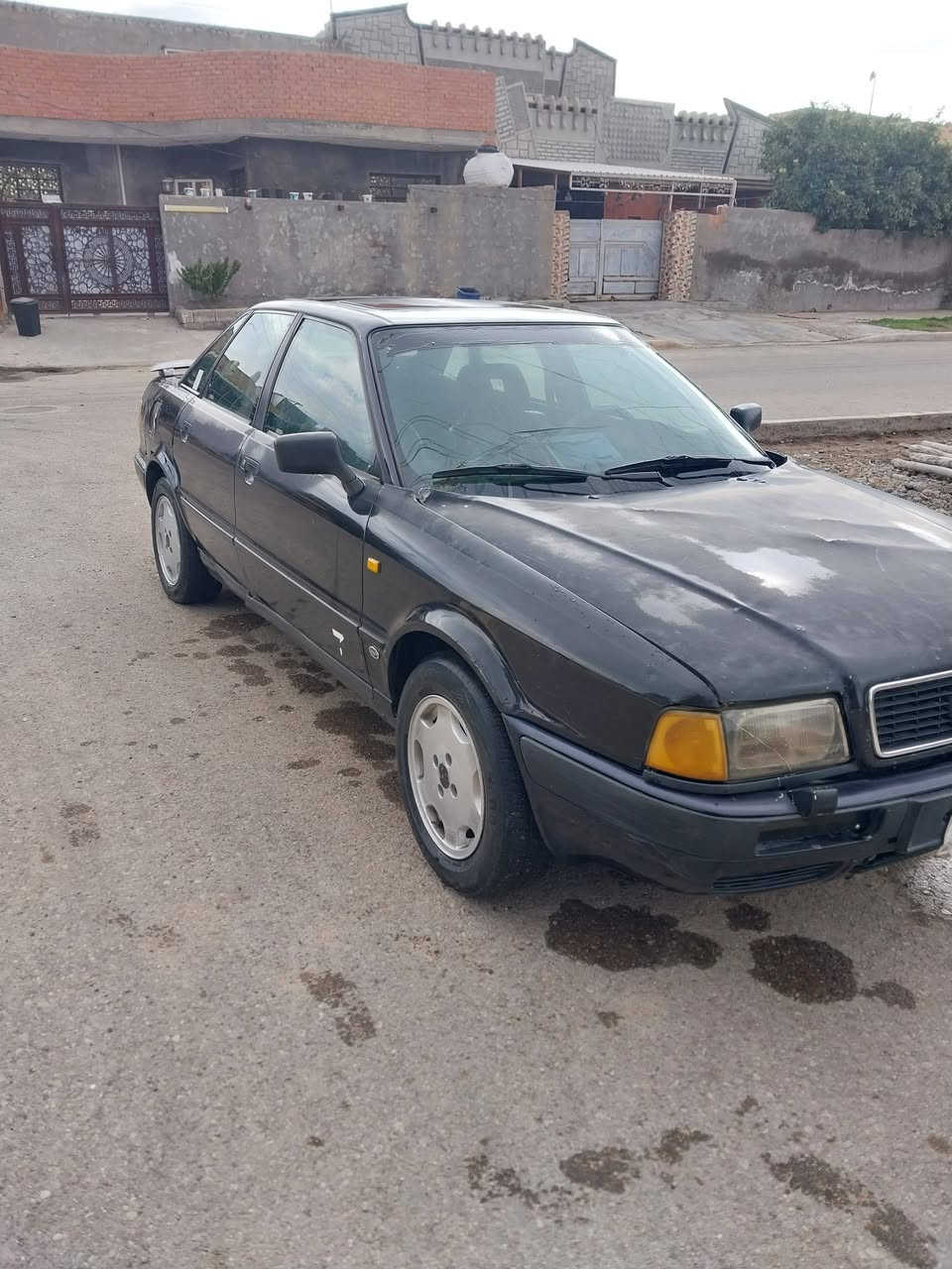 اودي موديل 92 رقم بغداد ف طرف ثالث بس وكالة كير ومكينة مكفولات المكينة جديدة قبل شهر شديتهة تتفئة تبريد شغال كل الكهربايات شغالة السعر 16 مكان السياره ديالى بعقوبة 
***********
