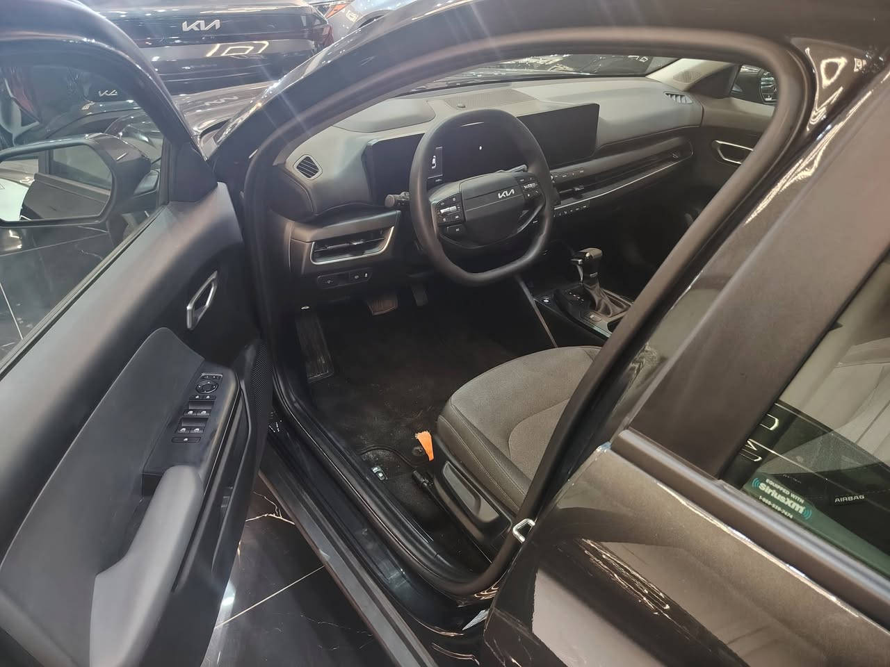 كيا كي فور  موديل ٢٥ مواصفات LX شبرين صبغ براس البنيد بدون دواخل بدون ارباك ماشية ٣٠٠٠ ميل يعني زيرو السياره مكفولة من الشخط والبارد  بدون رقم تترقم شمالي مكانه اربيل صور الحادث موجوده داخل المنشور لمعرفة السعر اتصل *********** واتس اب
