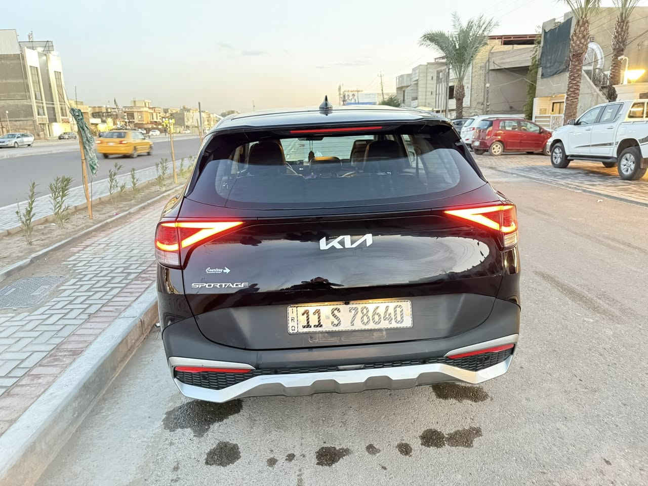 كيا سبورتج Kia sportage Ex 2023
وارد امريكي ضررها بنيد مبدل وجاملغ ايسر مصبوغ وبارد قليل بالجاملغ الايمن
رقم بغداد الجديد بأسمي 
ماشية ٣٠ ألف ميل
محرك ٢٥٠٠
بصمة و بصمة ابواب
وتشغيل عن بعد 
شاشة كبيره لمس
كاميرا و رادارات / رادار امامي /رادار جانبي /رادار خلفي
 حساسات خلفي 
 كشنات جلد كهرباء تدفئة وتبريد شاحن بالكشنات
.تبريد قطعتين 
نقطه عمياء
.اشارة بالمرايا الجانبيه                                     
. فول تحكم ستيرن                                             
اوتو بريك وبريك بصمة                                                    
.شحن موبايل لاسلكي                                                        
٣ انظمة قيادة
. مثبت سرعه
. تحديد مسار   
.لايت بلادي Led  زينون
. رادار الخطوط البيضاء  
السعر ١٨٦  ورقة
مكان السيارة بغداد حي الجهاد قرب مدينة العاب جنة الكرخ وصور السونار والهزة قبل شهر مرفقة
للتواصل ***********

