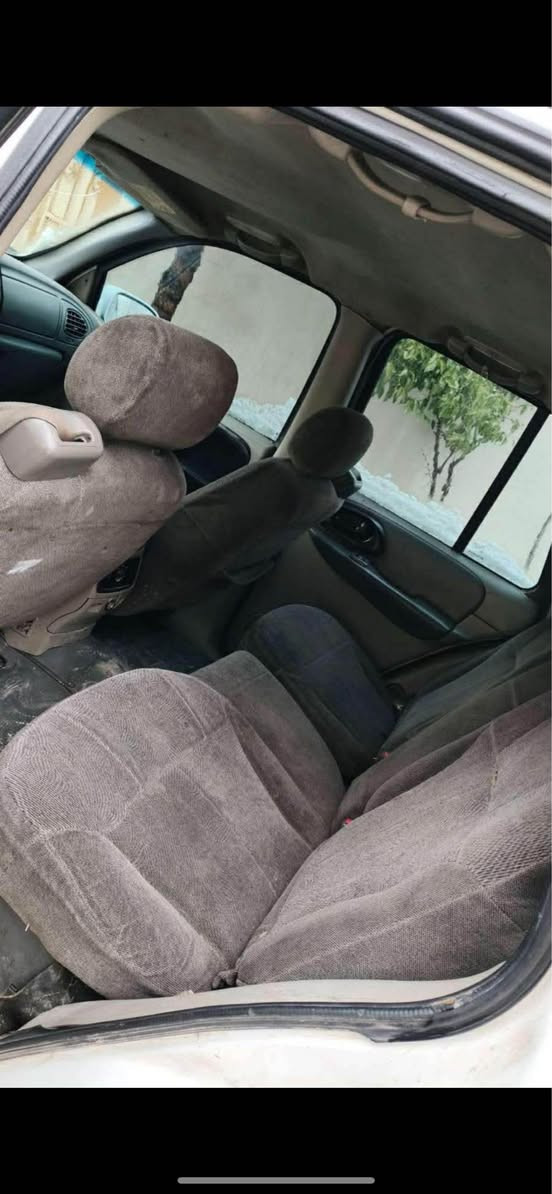 شۆفلیت ترابلایزەر شورتەی ٢٠٠٦علوجە سەیارەکە بۆ فرۆشتن و گۆڕینەوە مەکینەو توندوتۆلی بەشەرت ئەکسل بەشەرت گێری تەواو نیە هەیکەلو ناو دەری خاوێنە نرخی 38 گەڵا 
*********** رانية, السليمانية
