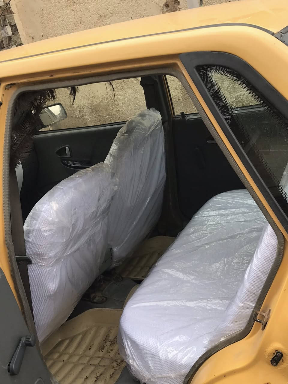 سايبه للبيع موديل 12تحويل ثاني يوم رقم نكليزي مصفره هيئه وغرامات مكينه بيها خيط بخار دواخلها حلوه سنويه لل29 تنتهي كهرباءيات كلها شغاله مسجل دشبول سعرها 25وبيها مجال مكاني واسط ***********
