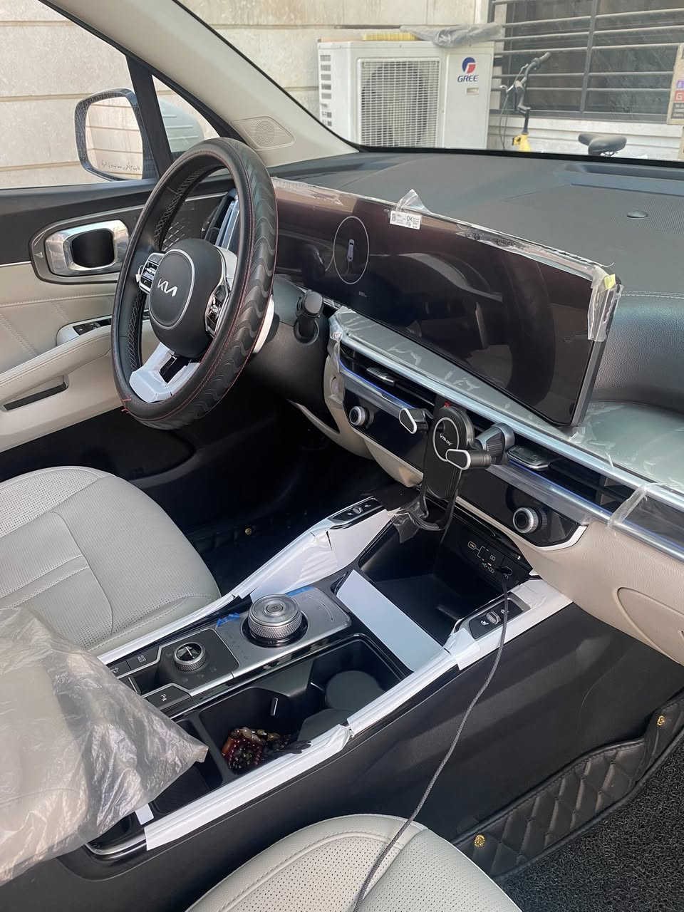 السلام عليكم 
كيا سورنتو موديل 2024 فول مواصفات 4x  مكفولة ماشية 15 الف  للتواصل الاتصال على الرقم 
***********
