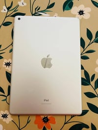 ايباد الجيل التاسع • ٦٤ • شخط