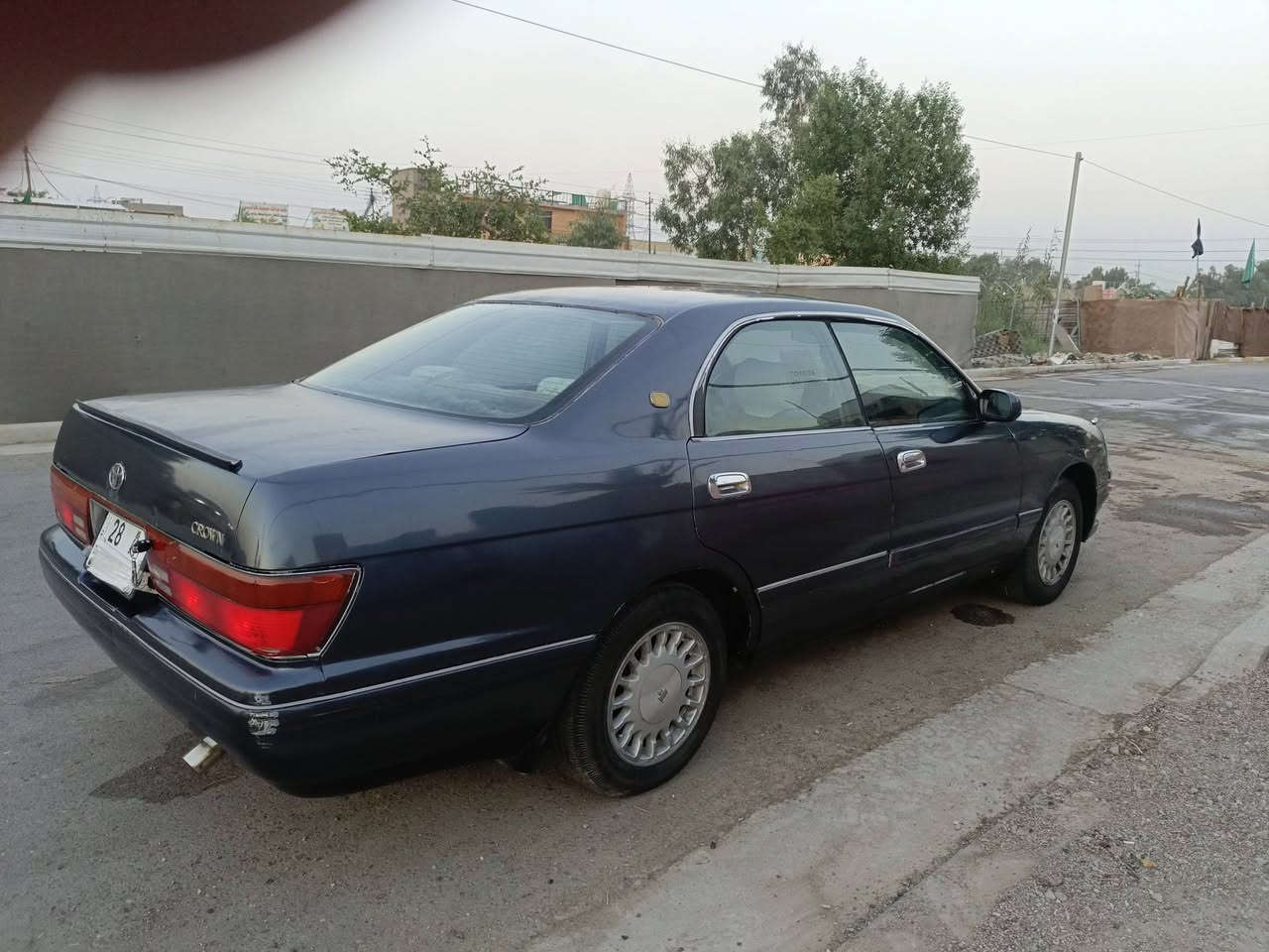 للبيع بطه منفصل رقم انكليزي بأسمنه مكفولة كفاله عامه هزه جديده سنويه 31 محرك كير كارتون مصبوغه حزام فقط السعر 45 لون زيتوني مكانة بغداد رقم الهاتف ***********
