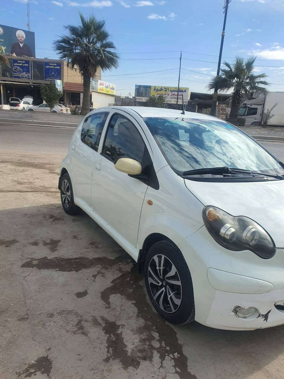 Byd f0  السيارة كاملة من كل النواحي موديل 2013 لون ابيض تبريد وبطارية ومحرك وكير وتايرات ورديتر حتى المي زيتي  كله جديد حدادية جديده بصمة شاشة كلج جديد السيارة مسويلها صيانة عامة حتى للبخاخات والحساسات  والبلكات كله جديد السعر 38ورقة وبيها مجال قليل السيارة بأسمي رقم انكليزي ..

اخوان مكلف بالنشر وهذا رقم صاحب السيارة ***********
