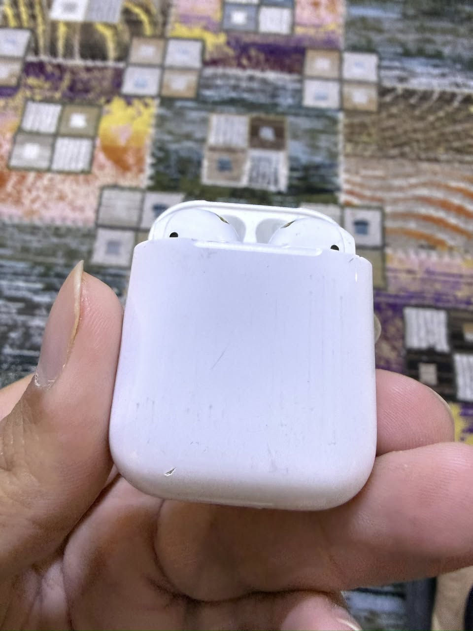 السلام عليكم 
ايربود 2
السماعة بيها مشكلة بسيطة التك اليمنة يخلص شحنة قبل اليسرة بفرق تقريبا ربع ساعة
السماعة شي على شي وحسب عمرها نظيفة وموضحة بالصور كلشي
السماعة بدون ملحقات واذا تحب افحصها وين متريد
سعرها 50


**إذا كنت صاحب هذا الإعلان وتريد حذفه لأي سبب، رجاءا أرسل رسالة إلى الدعم الفني**