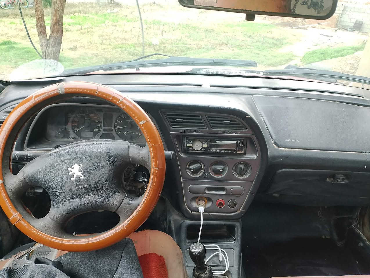 سلام عليكم بيجو 2001 فرنسي307رقم بغداد بسمي للبيع او مراوس سعر 32 رقمي ***********
