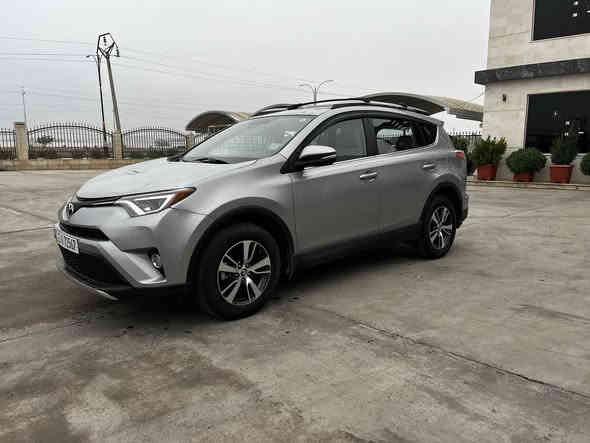 السلام عليكم 
سيارة راف فور XLE  مديل 2018 لون سلفر 

رقم بغداد ب اسمي تحويل مباشر 

السيارة كلش حلوة وما بيها نقص (فقط الكفر فريز نقصها )

مكان السيارة صلاح الدين ( قضاء بلد ) 

رقم الشاصي مرفق مع الصور تكدر تشوف ضررها 

السعر

180 ورقة وبيها مجال 

كلشي موضح الكم بالصور 

للاستفسار اتصل ***********
