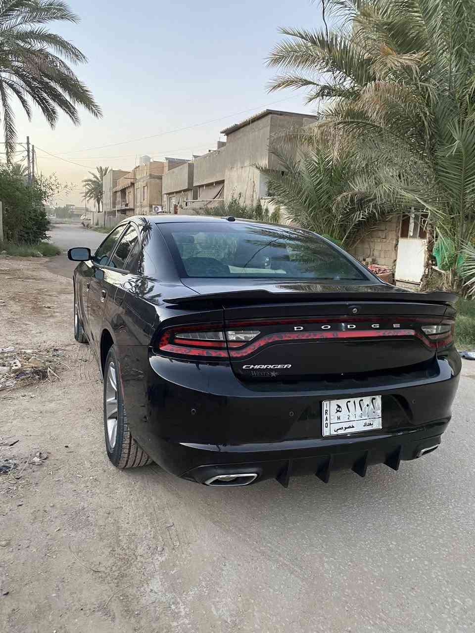 السلام عليكم 
جارجر موديل 2017 فئة Sxt اللون اسود محرك 3600
تخم تارير سياره جاهزه ونظيفه خير من الله السعر ١٨٥ وبيه مجال  

***********
*********** واتساب
