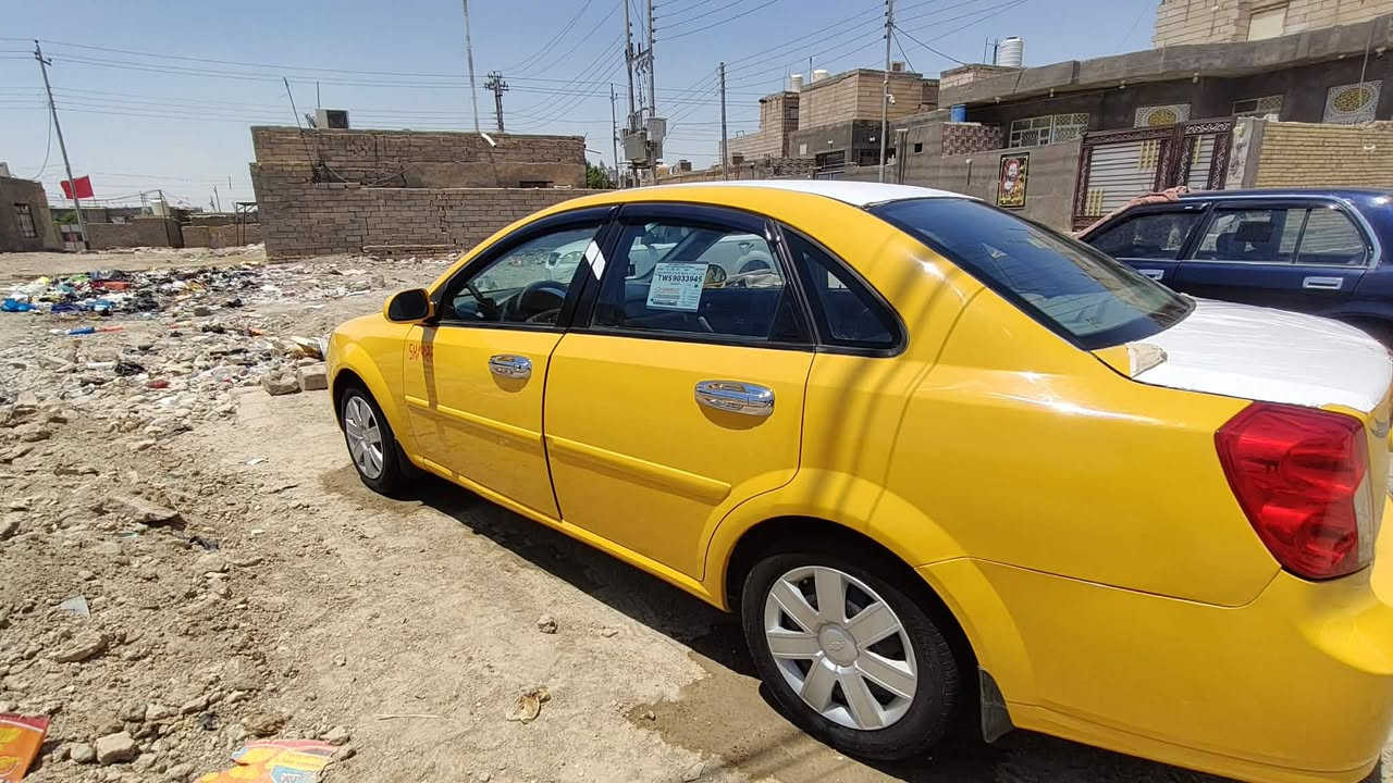 اوبترا 2010 
اخوان السيارة حيل جديدة 
اي نقص ما بيها  
مكينة وكير بشرط 
حدادية جديدة 
السيارة ربع ماتذب عليها من ايدك للشارع 
رقم ذي قار 
مصفرة هيئة وغرامات
السعر: 60 وبيها مجال
العنوان : الناصريه 
الرقم : ***********

