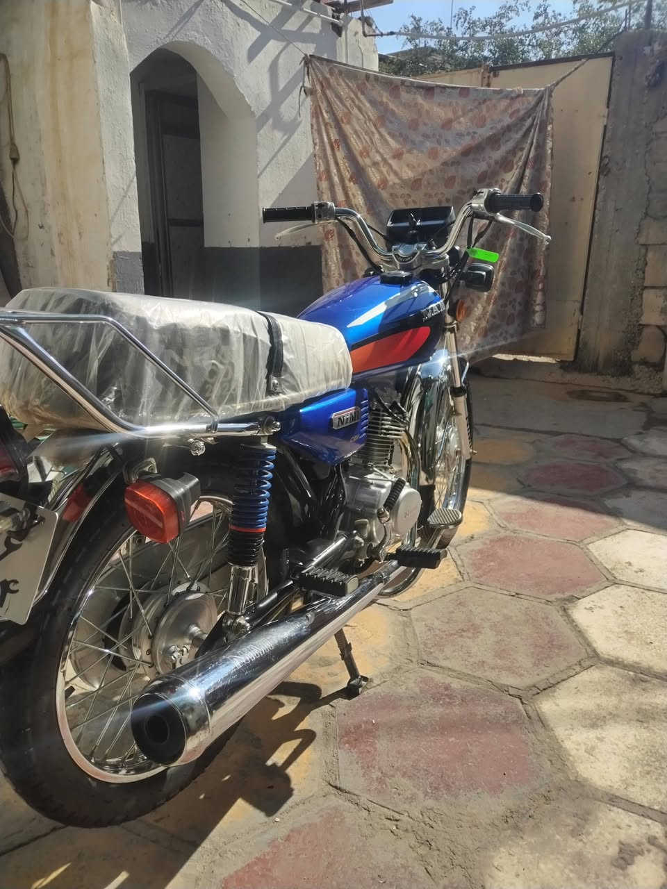 السلام عليكم 
للبيع دراجة نامة  موديل 25 طالعه بل 26 الدراجه كفاله عامة اخت الزيرو اوراق كامله سكنر مكاني الحمزه الغربي 
السعر 650 وبيها مجال قليل***********
