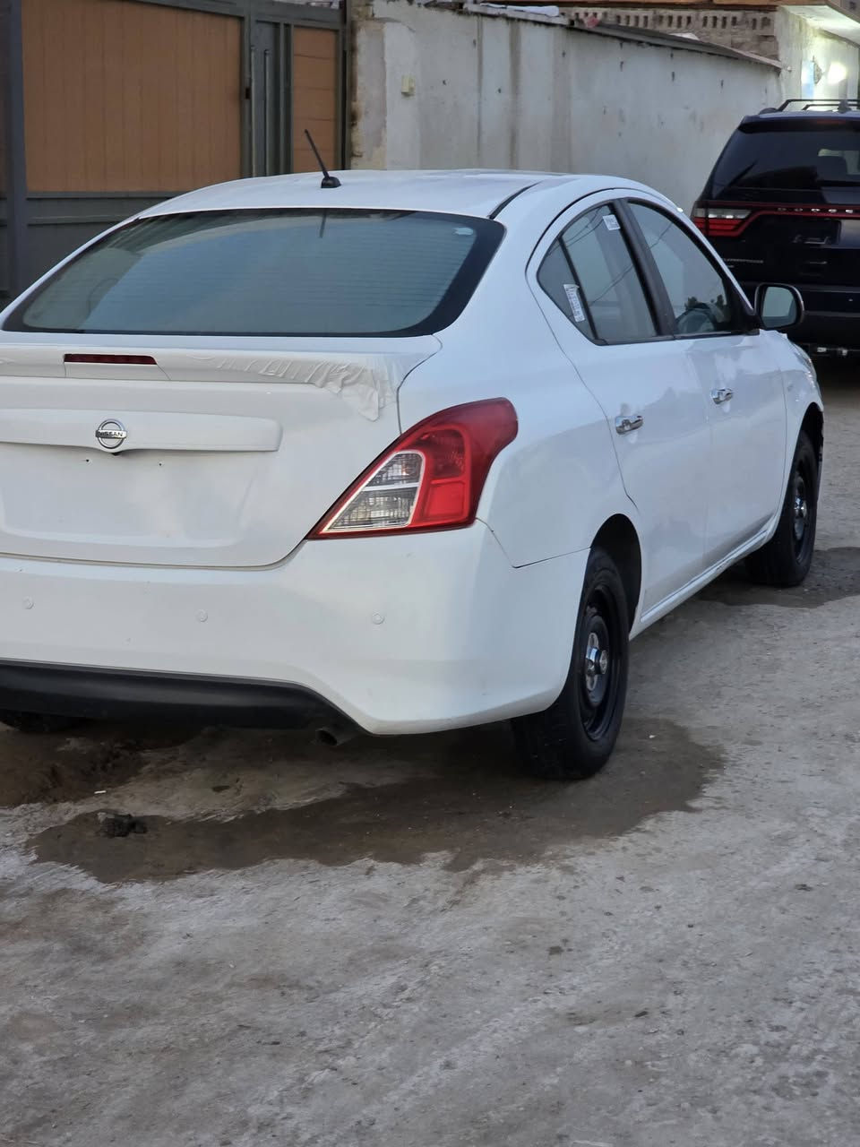 نيسان صني هندي بليته زركه سياره بدون رقم بدون رقم استقطاع مباشر حاليان بعد شهرين تصير حره السعر ٨٧ الشراي يتصل *********** سياره مكفوله بس مؤشر عليه بيه صبغ مكاني ناصريه السكان الصناعي
