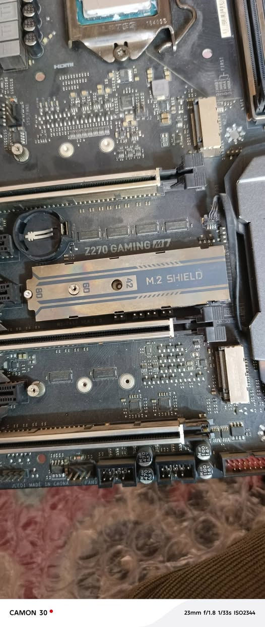 مذر بورد جيل سادس وسابع msi z270 مع معالج i5  جيل سادس شرط الشغل قيم واخذ مقطع الفحص الفديو موجود بلمنشور


**إذا كنت صاحب هذا الإعلان وتريد حذفه لأي سبب، رجاءا أرسل رسالة إلى الدعم الفني**