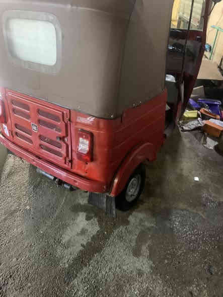 إسلام عليكم تكتك للبيع مديل 18 أوراق شرط اوياك للترقيم تكتك ربع متصرف عليه جاهزه كبل للشارع بيه مكينه عشرين اتخبل لا تنقيص ولا تبخير تكتك بيه نصبه عشرين مال واحد أيريد أيعيش لسعر 3800مكاني بغداد لشعب /***********
