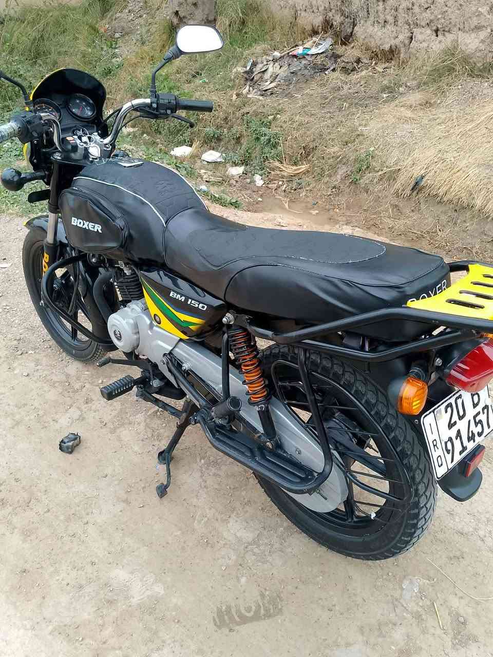 السلام عليكم دراجة بوكسر 2022 رقم وسنوية   انكليزي تحويل ثاني يوم  الدراجة كل نقص ما بيها كاملة  السعر 2300 وبيها مجال قليل مكاني بعقوبة تقاطع السادة الاستفسار اتصل وتدلل ***********
