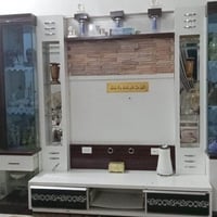 ميز معرض • نظيف • ناصرية