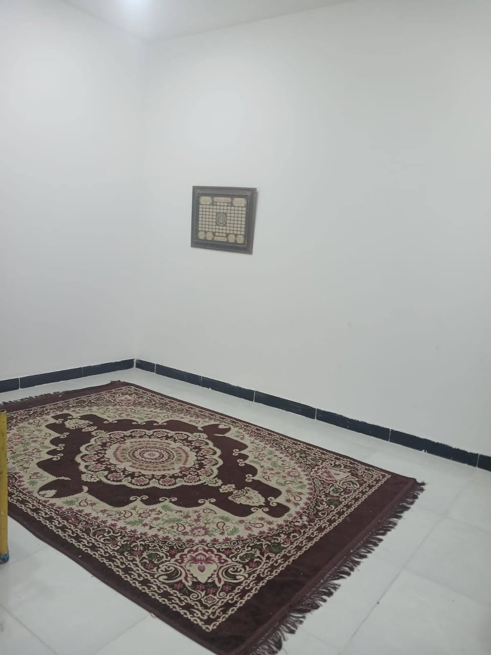 السلام عليكم دار للبيع الزعفرانية منطقة بيت بنيه فرع( 29)
بناء حديث 

المساحة 100 متر مربع طابو زراعي سند 25 

طابقين.. 

الطابق الاول استقبال+صاله ومطبخ+صحيات +غرفة نوم

الطابق الثاني غرفتين نوم +صحيات

وكما موضح في الصور ادنااه

السعر( 120) مليون

للتواصل ***********
