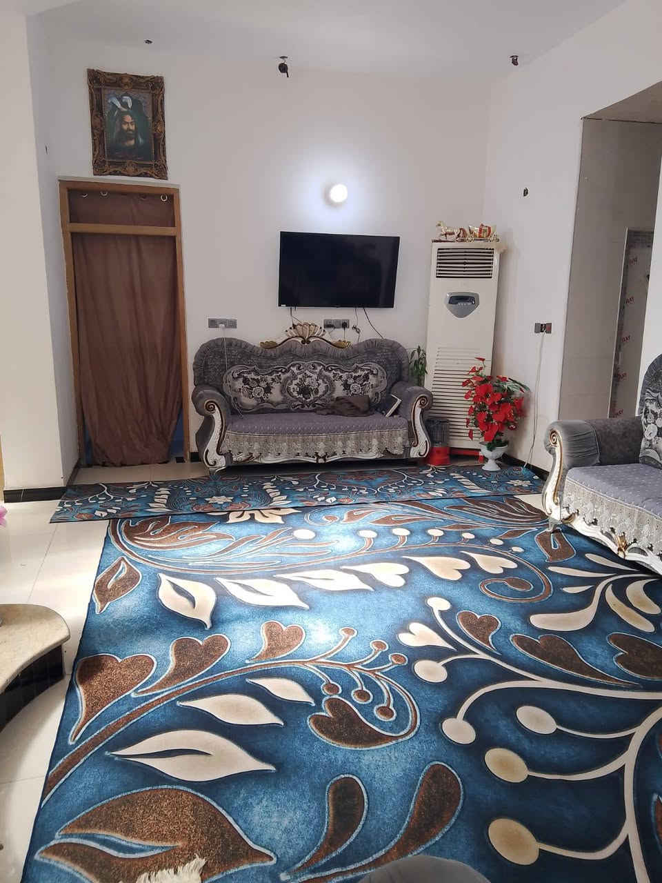 🌺 #اعلان_رقم_٨٨🌺
🏘️(بيت للبيع)🏘️
#مطلوب اسكان ٤٠ مليون
💁‍♂️#الموقع : الموحية مقاطعة ٤٠ قريب من بانزين خانه
⬛ #المساحة: ٢٠٠م ⬛
🏵️ #تفاصيل_البيت: 🏵️
🔹🏘️ العقار مكون من طابقين كونكريت ديكورات واجه حديثة بناء ٢٠٢٤🏘️ 🔹
الطابق الارضي يتكون من غرفتين مطبخ  صالةواستقبال وصحيات داخلية وخارجية
الطابق الاول يتكون من أربعوغرف و صالة و صحيات.

⭕ #للاعلان عن العقار الخاص بك او للمزيد من الاستفسارات مراسلة الصفحة على الخاص او الاتصال على :
🌺 سعد البدري *********** 
لنشر طلبات البيع والشراء الدخول على كروب رابط المكتب..

https://m.facebook.com/groups/490297985477784/permalink/494624568378459/
السعر :: اطلبه بالتعليقات يصلك خاص 📩✅🟩
