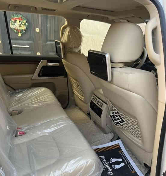 السلام عليكم 
لاندكروز  شركه ساز  فوووول 2017…..
السياره كفاله عامه مواصفات لكزز محرك 5.7 
8 سلندر 
المكان ديالى بعقوبه 
ماشية 108 الف KM 
السعر 525 ورقه 
الرقم ***********
تبديل تخم تاير جديد 
يعني السيارة جديدة بمعنى الكلمة متحتاج مصرف دينار
