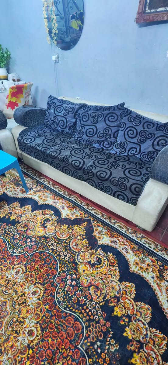 تخمين ونص للبيع قيم واخذ المكان الزعفرانية ***********
ابيع تخم واحد عادي الجوزي وحد والازرق وحد
