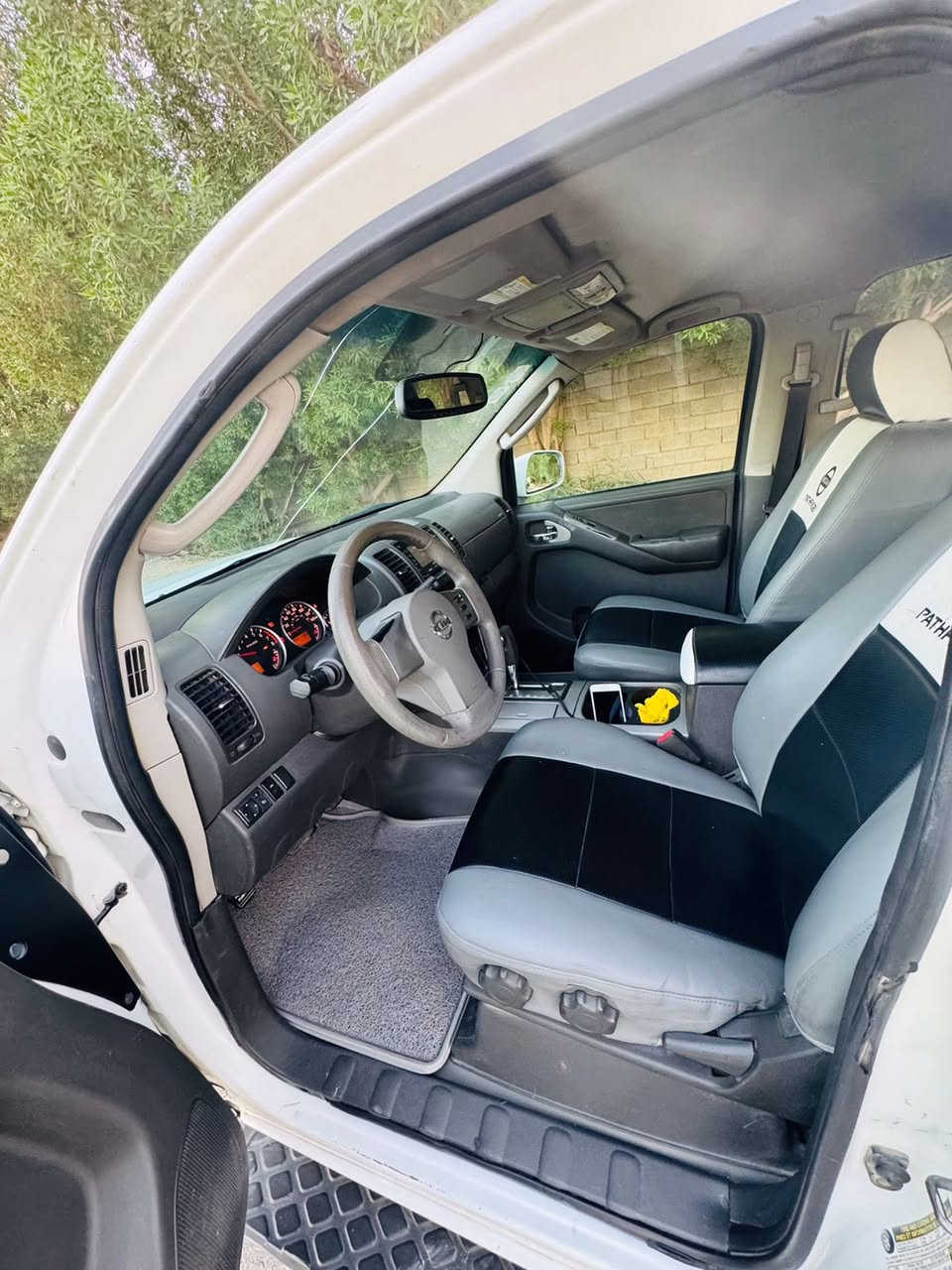 السلام عليكم للبيع السعر97 موديل 2009 سياره جديده ونضيفه في معنى الكلام جاهزه من كلشي بدون اي نقص ترايك شرط مال زيرو 
عنوان السياره واسط الزبيديه ***********
