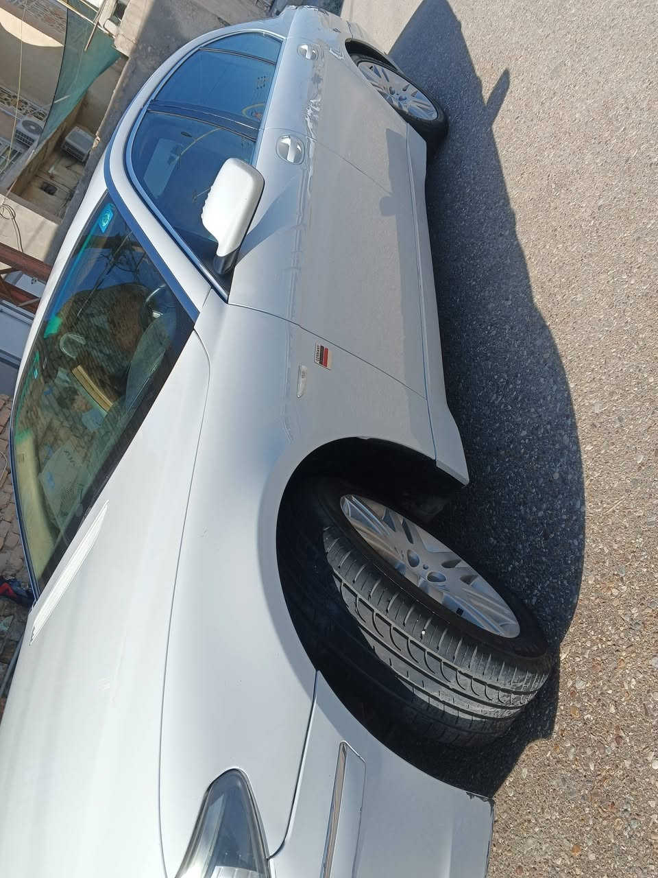 السلام عليكم bmw e65 باخره موديل ٢٠٠٤ باب طويل 
السياره جديده لوك مكينه وكير وتفرعات شرط زيرو شادهن  بالكارتون مال وارد يابان وماشيه ١٠ الف 
منظومة تبريد جديده لوك فريز تبريد +فريزر تدفئه+كمبريسر+راديتر كله جديد شرط تبريد ثلج 
تخم تاير جديد لوك 
صدر وحداديه ومشط لوك 
صدر وحداديه خلفي جديد 
٤ بوب شفط مري شفط صندوك شفط سلايت ٣طكات تحكم كشنات ميموري ٣ وضعيات 
ستيرن كهرباء تبريد تدفئه كشن امامي
كشنات خلفيه منفصل كهرباء تبريد تدفئه 
كروز سرعه 
منظومة زينون كلش قويه 
لايت عالي شمسي قوي كلش 
٥ بردات كهرباء 
رقم بغداد انكليزي سنويه لل٣٠ جديده وشرط التحويل 
السياره مكفولة من الصبغ بيها قطعه زغيره صبغ والباب توحيد لون والجاملغات الاماميه مبدلات اثر شخوط 
للبيع او المراوس بسياره سعرها اقل لان محتاج واريد فرق السعر ١٢٠ ورقه قفل من الأخير 
وماكو هيج سياره بهيج نظافه بهيج سعر 
مكان السياره ميسان 
للاستفسار الاتصال على الرقم ***********
