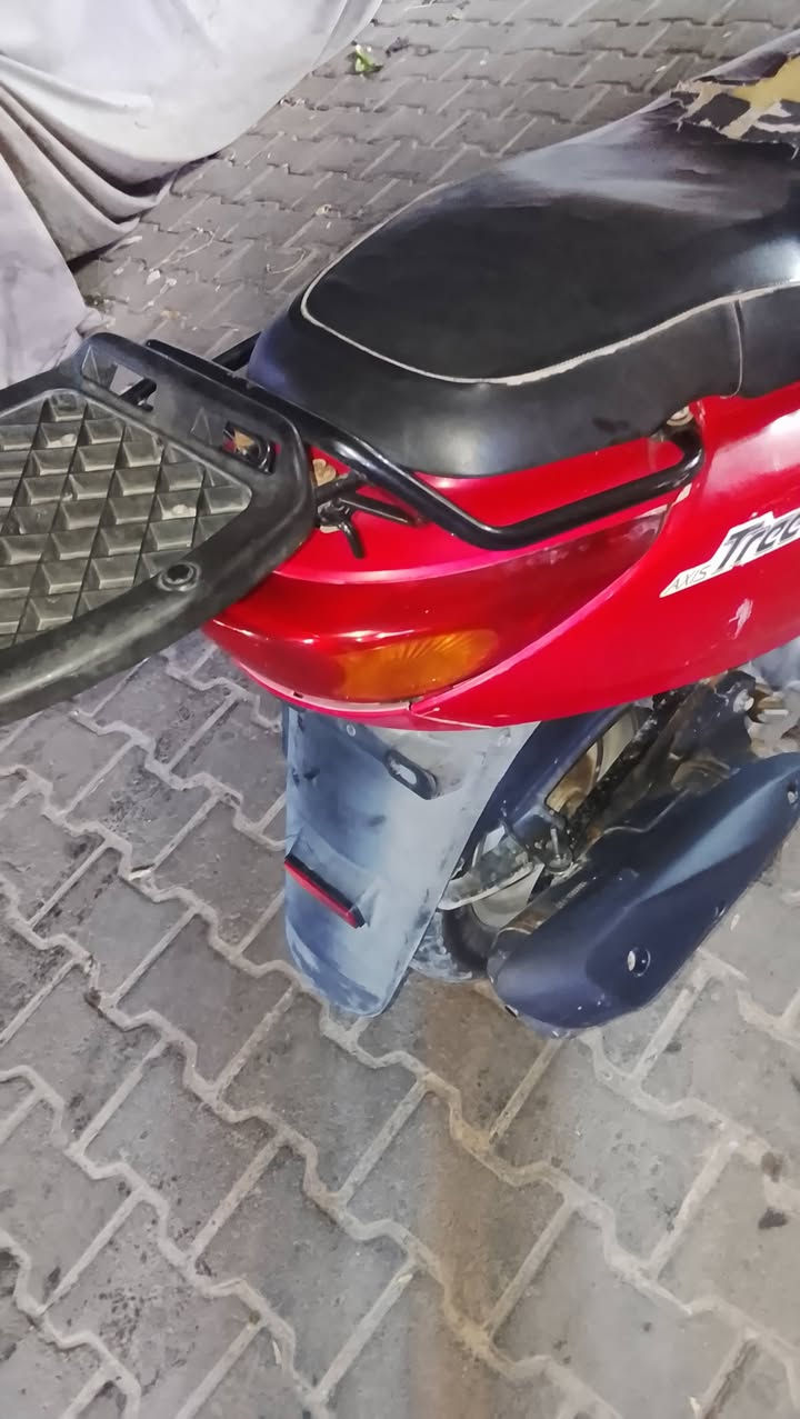 اكزز ياباني الدراجه نضيفه سلف هدركفر اصلي السعر 600الدراجه لا تبخير ولا صوت المكان شارع حيفا يم مستشفى الكرامه رقم ***********01
