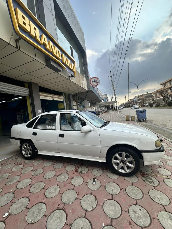 ئۆپڵ
مەکینە ١٨ی مەڕغووب
سووکان پاوەر
کامل کامل مەسرووف کراو
٤ تایەو ویلی لۆک
ویل بیکاشۆ
کارەبای مەزبوت
کیلۆمەتر و دارو بەرد ئیشئەکات
گێڕ و مەکینە بەشەرت
موس و بڕاوە بەشەرت
خایس بەشەرت
دەعم و لێدران و وەرگەڕان بەشەرت
سعری ١٥ گەڵاو مەجال
0750 171 5950
