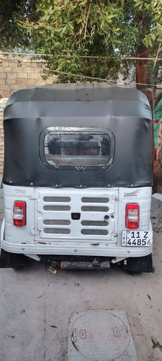 السلام عليكم تكتك للبيع موديل 20 بيها بارد بليسرى ودوس معمره مكينه مجفته تجفيت مظبوط التكتك خير من الله سنويه جديده ورقم انكليزي بغداد شرط التحويل مكاني بغداد بوب الشام رقم الهاتف *********** السعر 6 ونص وبيها مجال
