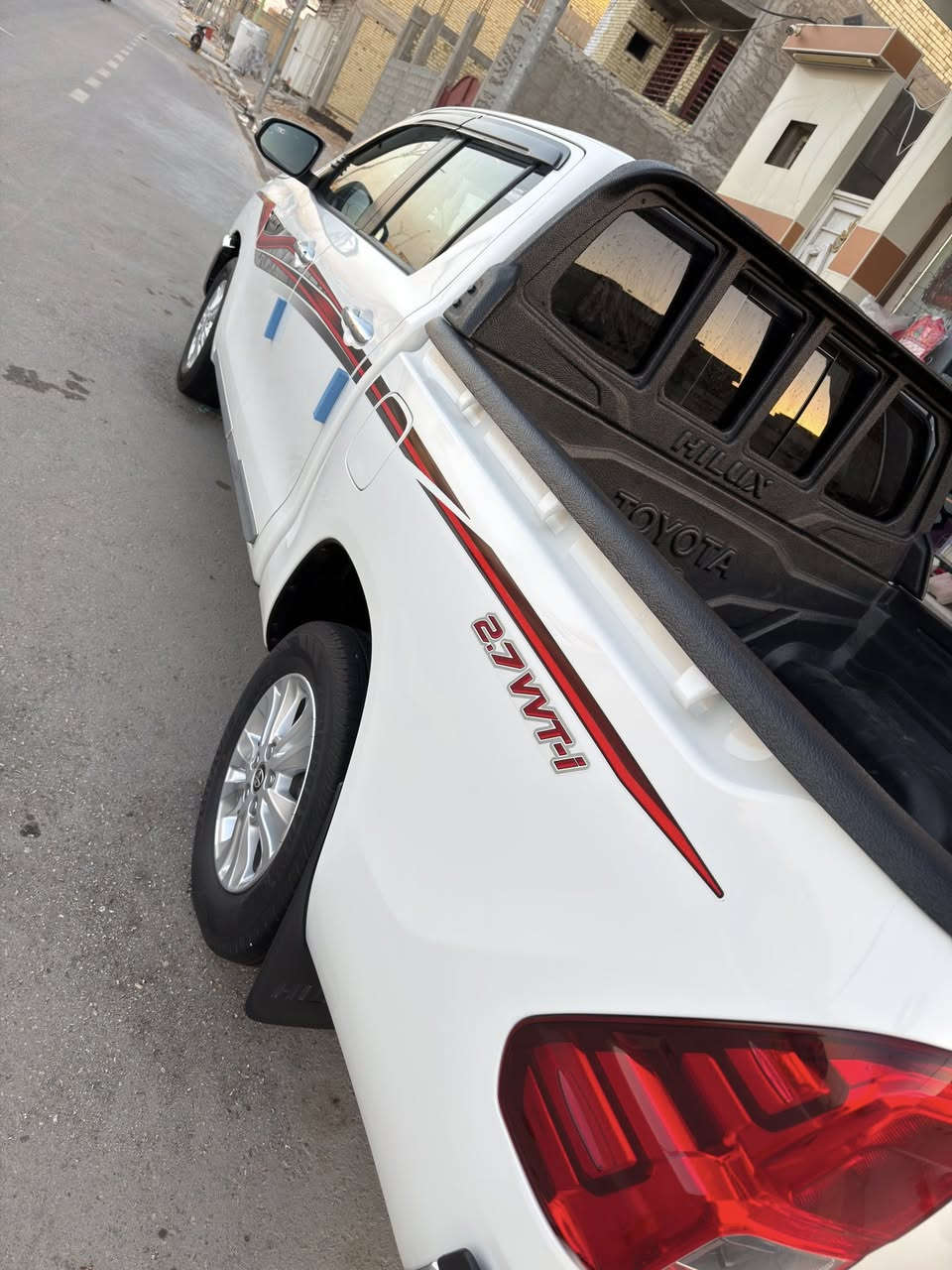 السلام عليكم.
هايلوكس 2025. بغداد  كفالة عامه من كلشي.  ماشيه 24 

***********
