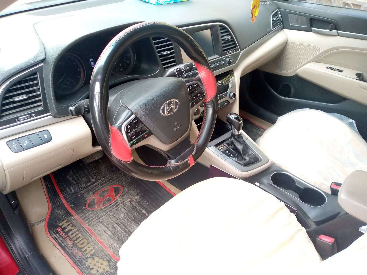 النترا موديل 2018 فول محرك 2000دوش
حادث بسيط واضح بالصور ليبل واحد 
 بدون ايرباك  رقم اربيل الجديد 
فتحة سلايد. بصمة تشغيل . بصمة ابواب 
تدفئة كشنات. تبريد بيانو .داخل بيجي 
اشارات ترحيب. رادارات جانبيه 
كامره خلفيه ملونه 
تخم تايرات جديد 
السعر 127 بيها مجال بسيط
بغداد الغزاليه 
***********
