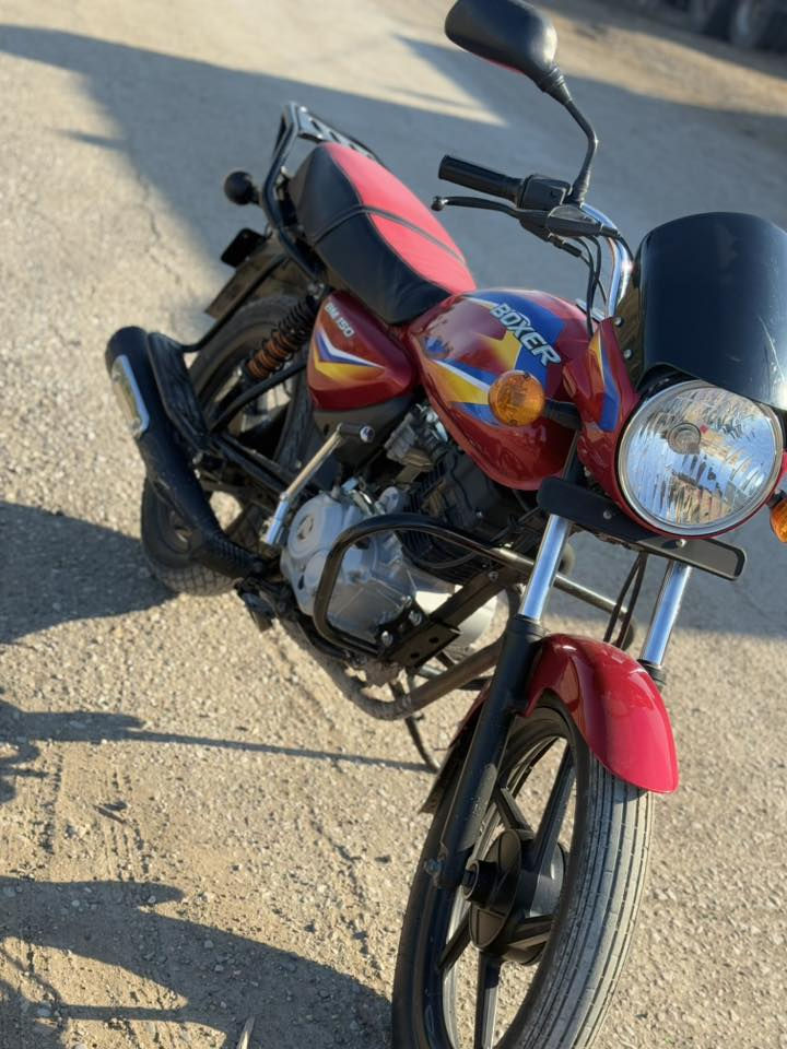 السلام عليكم بوكسر موديل 21 مرقم نكليزي رقم ديالى تحويل ثاني يوم الدراجه ماناقصها شي ***********
