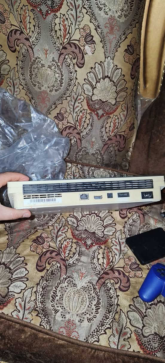 بلي 3 سلم نضيف ما مفتوح ولا مصلح ستخدام شخصي هارد خارجي 40 لعبه  جهاز مكفول من كلشي وغراضه كامله سعر 110 موجود توصيل بغداد حي نصر ***********
