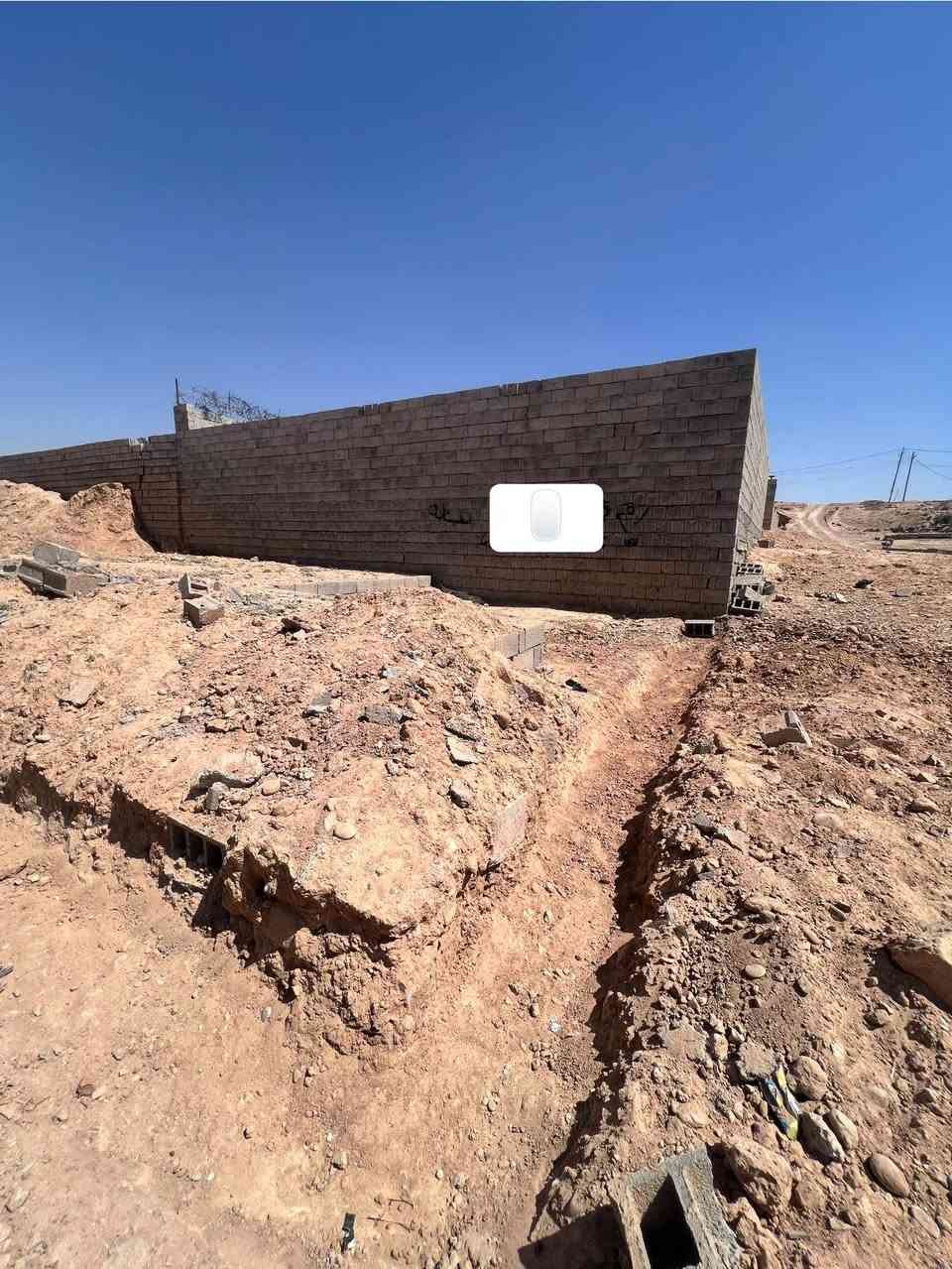 بتلو للبيع بفرع الجملون
قريب من الصب والخدمات وسط السكن
الوجه 8 والنزال 14
تحتوي الخريطة على غرفتين ومطبخ وستقبال ومجمع وترك متر
السعر 7 وبي مجال
للاستفسار
***********
