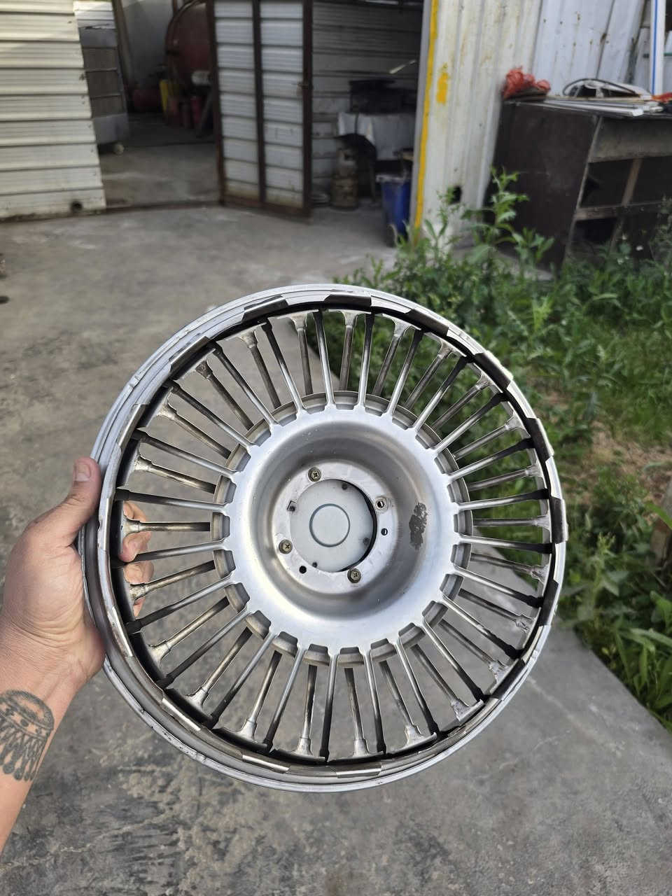 كبات موستنك للبيع ككوك.
عنوان بغداد شارع فلسطين
***********
