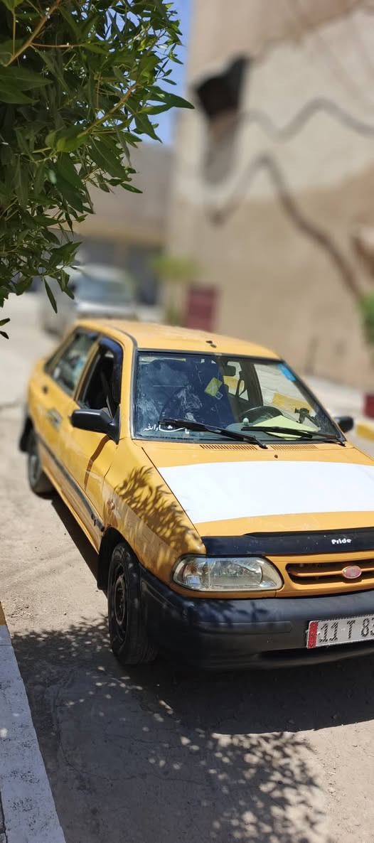 السلام عليكم سايبة مديل 12 مثل ما واضحة بل صورة كير مكينة مكفولات وشرط التبريد وية سويج رقم السيارة جديد مصفرة هية وغرمات السيارة احلة من الصورة مكان السيارة بغداد رقم الهاتف ***********
