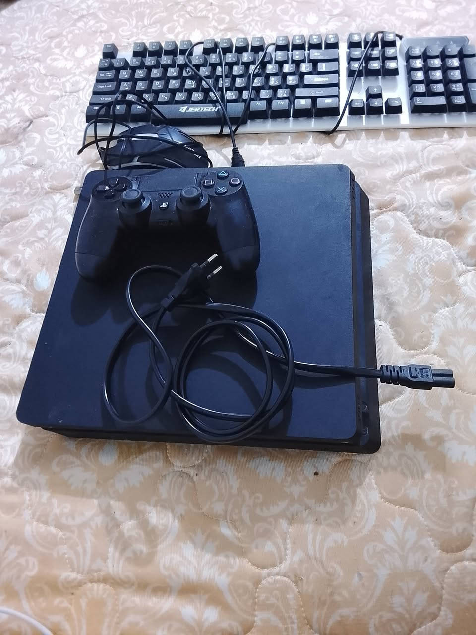 بلي فور اون لاين اون لاين للبيع لامفتوح ولا مصلح ولا برغي 210 وهاذ رقمي ***********
