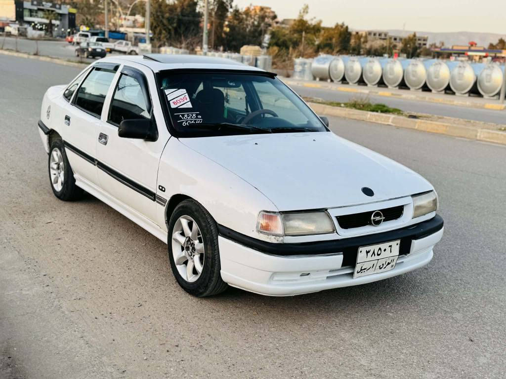 ئۆپل ڤیکترا ١٩٩٢ مەکینە ١٨ گێر عادی گێر و مەکینە بەشەرت چوار تایەی و ویلی نوێی لە ژێرە توندو تۆڵە بێ مەسروفە سەنەوی تازە بەسەرچووە 1 پارچەی بۆیاخە دەعم و لێدانی نییە 
سعر:40$
ژ.م:*********** كويسينجاك, أربيل
