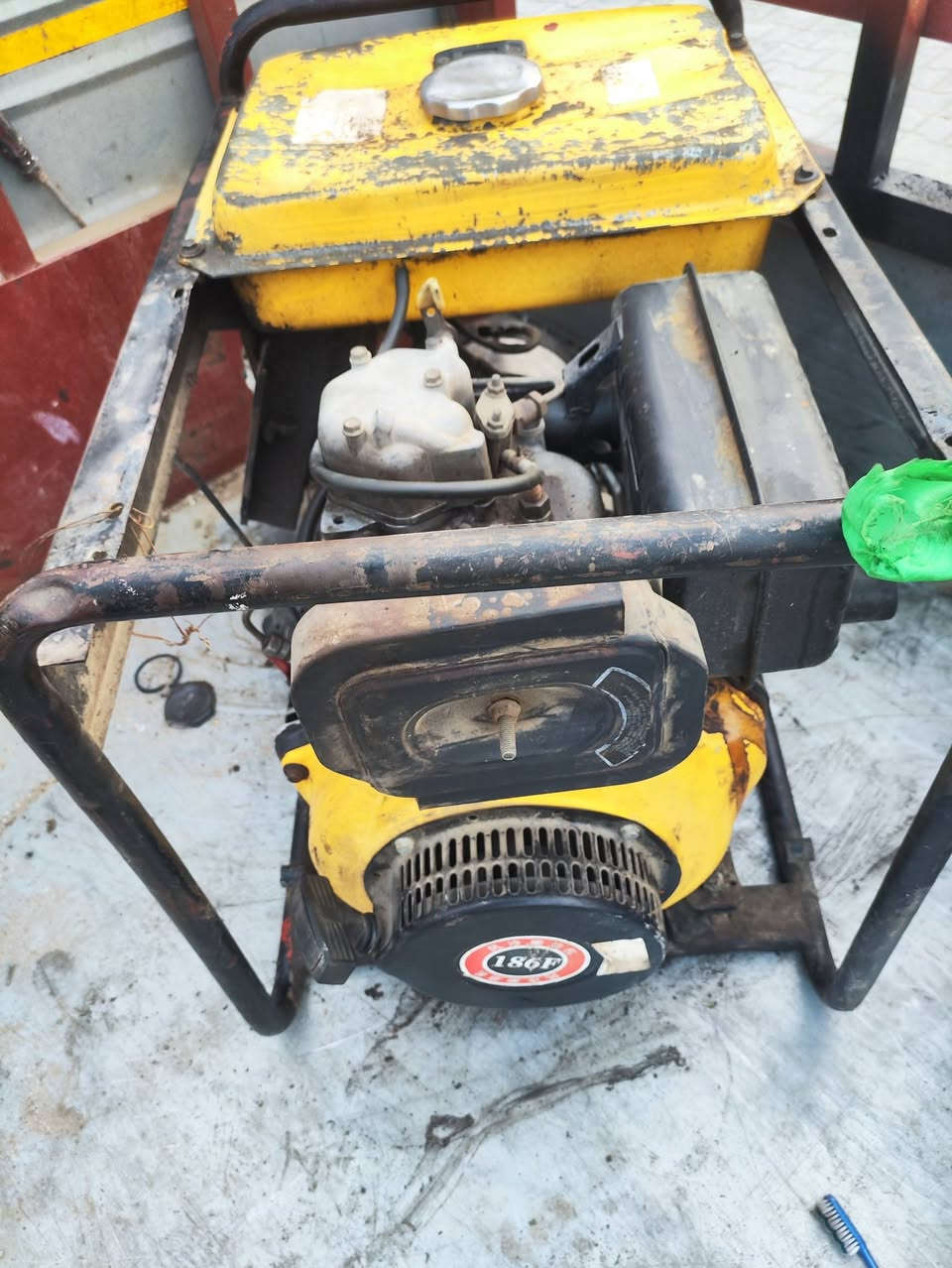 السلام عليكم متاح مولد كاز 20انبير شغل مكينه لحيم ما عليه شي شغله كلاش ما بيه مكان  حي العامل منطقة اوله سعر ب350وبي مجال بسيط رقمي ***********
