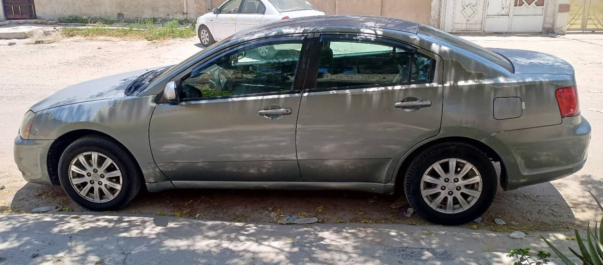 سلام عليكم للبيع  كلنت موديل ٢٠٠٩ وارد امريكي مصبوغة حزام ٦٧ ورقة وبيها مجال كلشي بيها شغال تبريد ثلج كير مكينة خير من الله تواصل رقمي *********** ابو محمد
