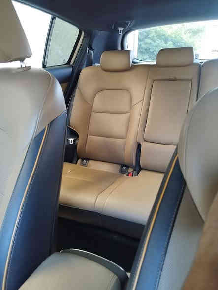 السلام عليكم 
كيا سبورتج 2020 خليجي خليجي جيتي لاين فول اعلى فئه Gt line  سياره جديدده على وضع الشركه ماشيه 43 الف حقيقي على ايدي مواصفات بصمه تشغيل بصمه ابواب وجنطه كهرباء شفط تشغيل عن بعد كشنات جلد وكهرباء قطعتين تبريد سايد بريك بصمه 3 انظمه قياده ماطور عدسه بنراما فول للاخيرر السياره صبغ باب وجاملغ بدون دواخل اثر طخه خفيفه سياره جاهزه من كلشي بدون اي نقص رقم بغداد بسمي  السعر 190 مكان بغداد طوبجي ***********
