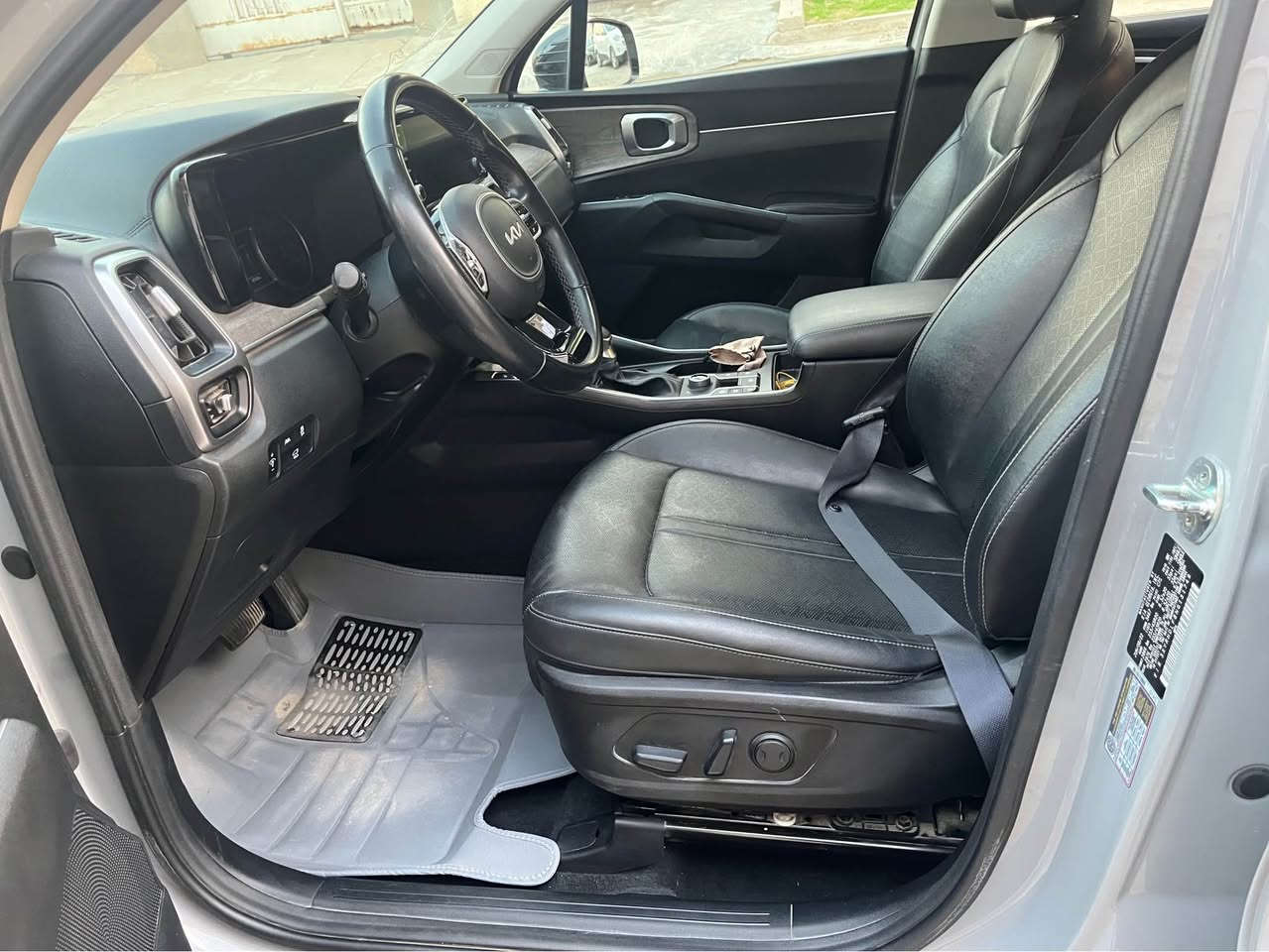 كيا سورنتو ٢٠٢٢
فئه Xline اعلى مواصفات
ماشيه ٣٥ الف 
٧ راكب vip
فتحه بانوراما 
كراسي كهرباء 
كراسي تدفئه تبريد 
ويل ٢٠ 
صندوك كهرباء 
سايد بريك كهرباء
تحكمات ستيرن 
حساس امامي خلفي 
كامره دواره 
مواصفات xline معروفه 
السعر ب ٣١٠ يعني ٣ شدات و ١٠
للاتصال *********** بغداد, العراق
