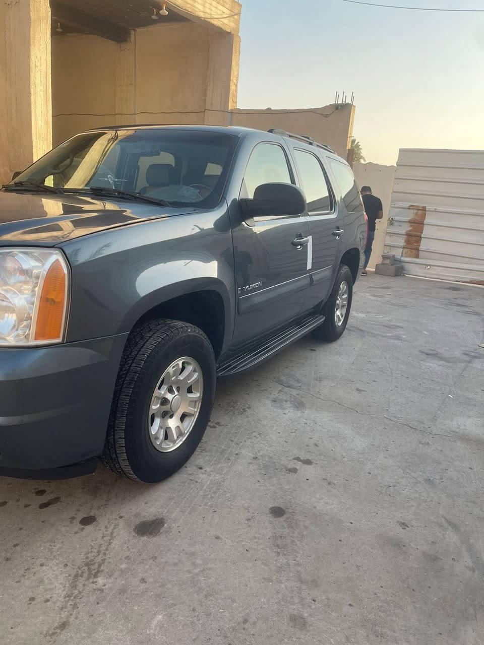 جمسي يوكن 2008
كفالة عامة سيارة 
فقط تبديل باب الصندوق الخلفي وطبق الاصل بدون صبغ 
جاهزة سيارة بكامل 
رقم بصرة باسمي 
للبيع او مراوس 
لأستفسار الاتصال على الرقم
***********
