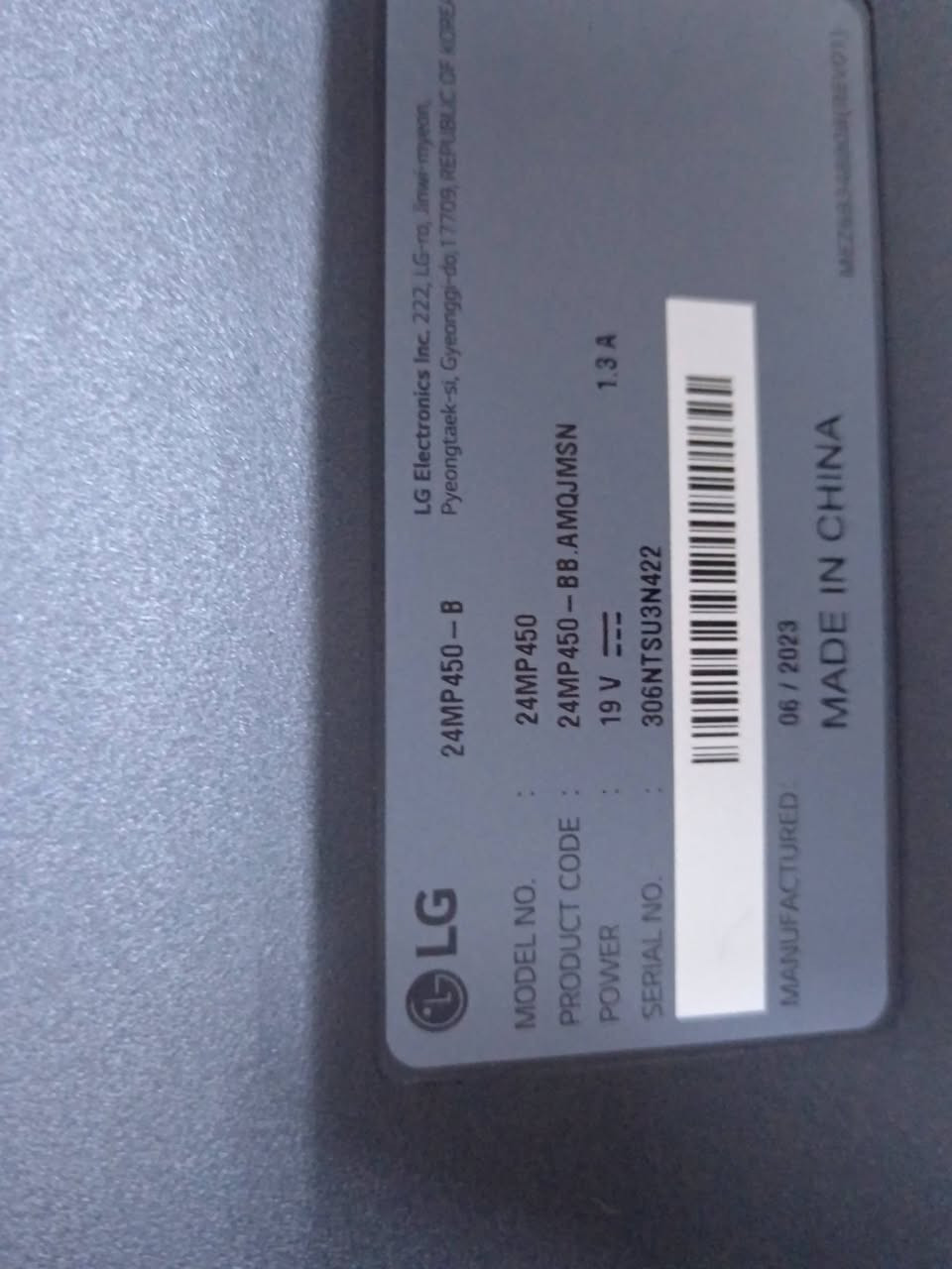 السلام عليكم عندي شاشات ثنين للبيع شغالات ***********
