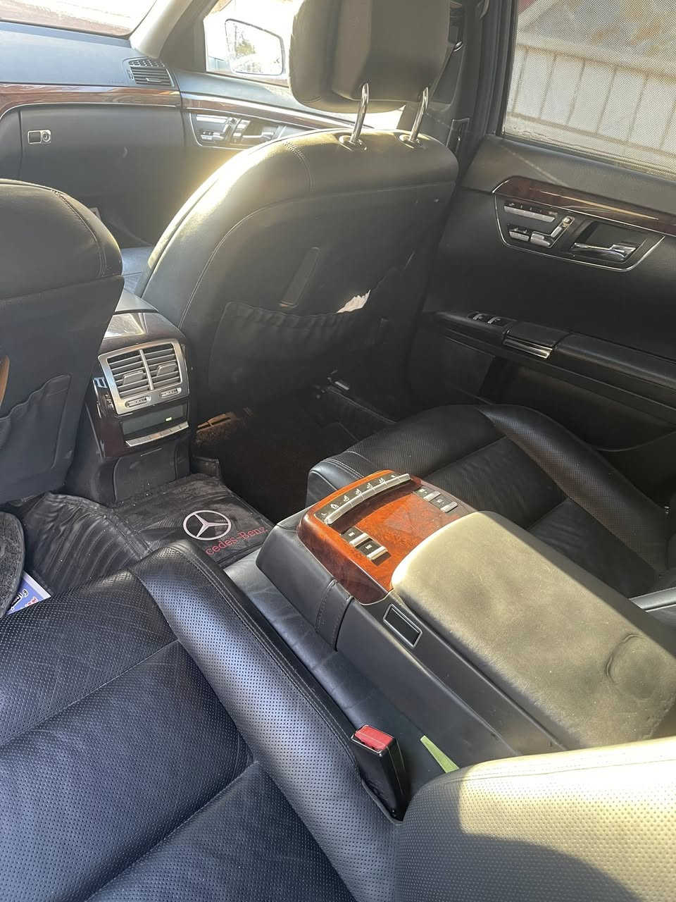 السلام عليكم مارسيدس 2010 ادوات كفاله كص وسرقه وعشاير سياره وارد يابان مكانها بصره ***********السعر 100 ورقه
