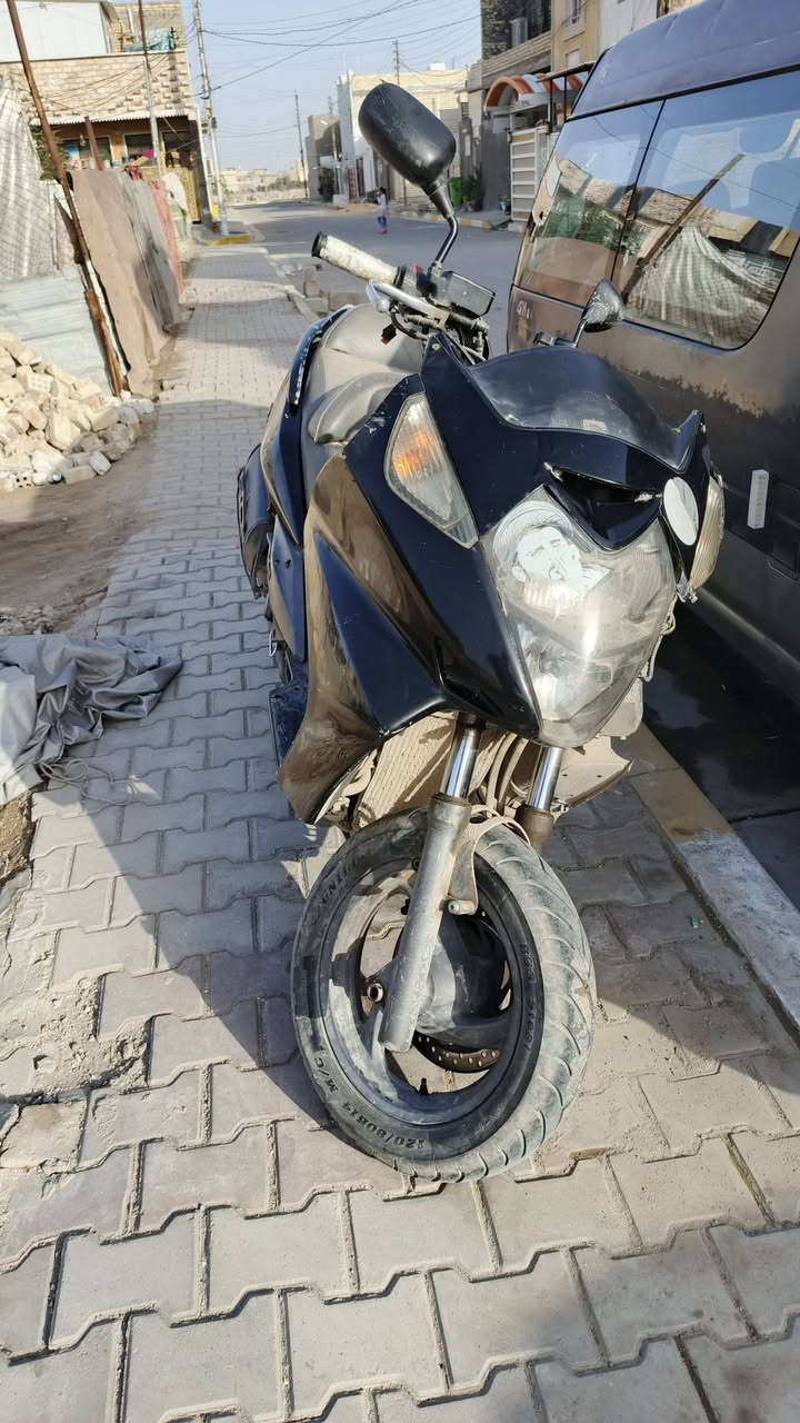 داراجه سلفر ونج حجم 400 لا تنقيص ولا تبخير يرادله ترتيب كفرات مثل ما موضح بلصور كفراتها موجودات بس تعبانات وجنطتها موجوده سعر 800 مكاني بغداد الحسنيه رقمي ***********
