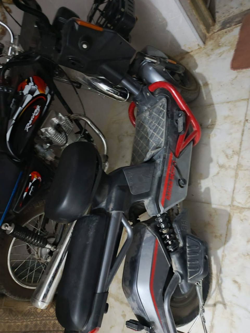 للبيع دراجة كهربائية RAYAN MOTO ⚡🛵
استخدام سبوعين دراجه جديده 
📍الموقع: (الاسكان الصناعي ) 💰السعر: (475) 📩 للاستفسار أو المعاينة، راسلني على الخاص أو اتصل على: (***********).
